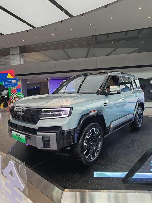 惠州46比亚迪方程豹硬派越野的爆款，英菲尼迪35周年与你共成长